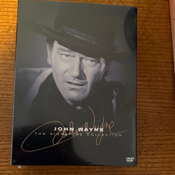 John Wayne The Signature Collection DVD - Picture 1 of 3
